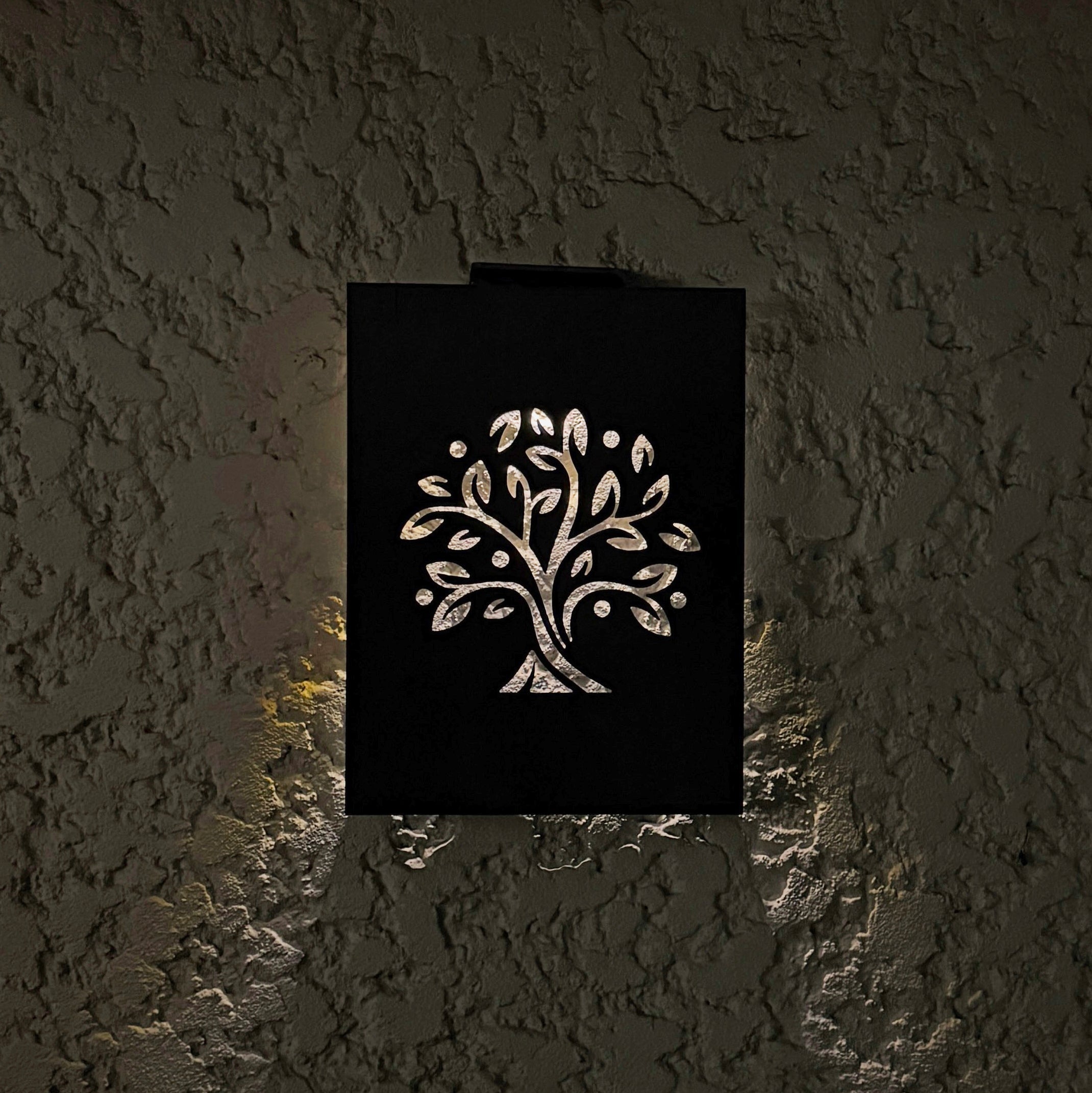 Árbol de la vida con luz solar
